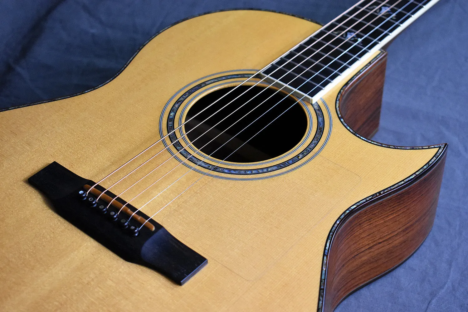 1998 Larrivée  C-10 with pickup
