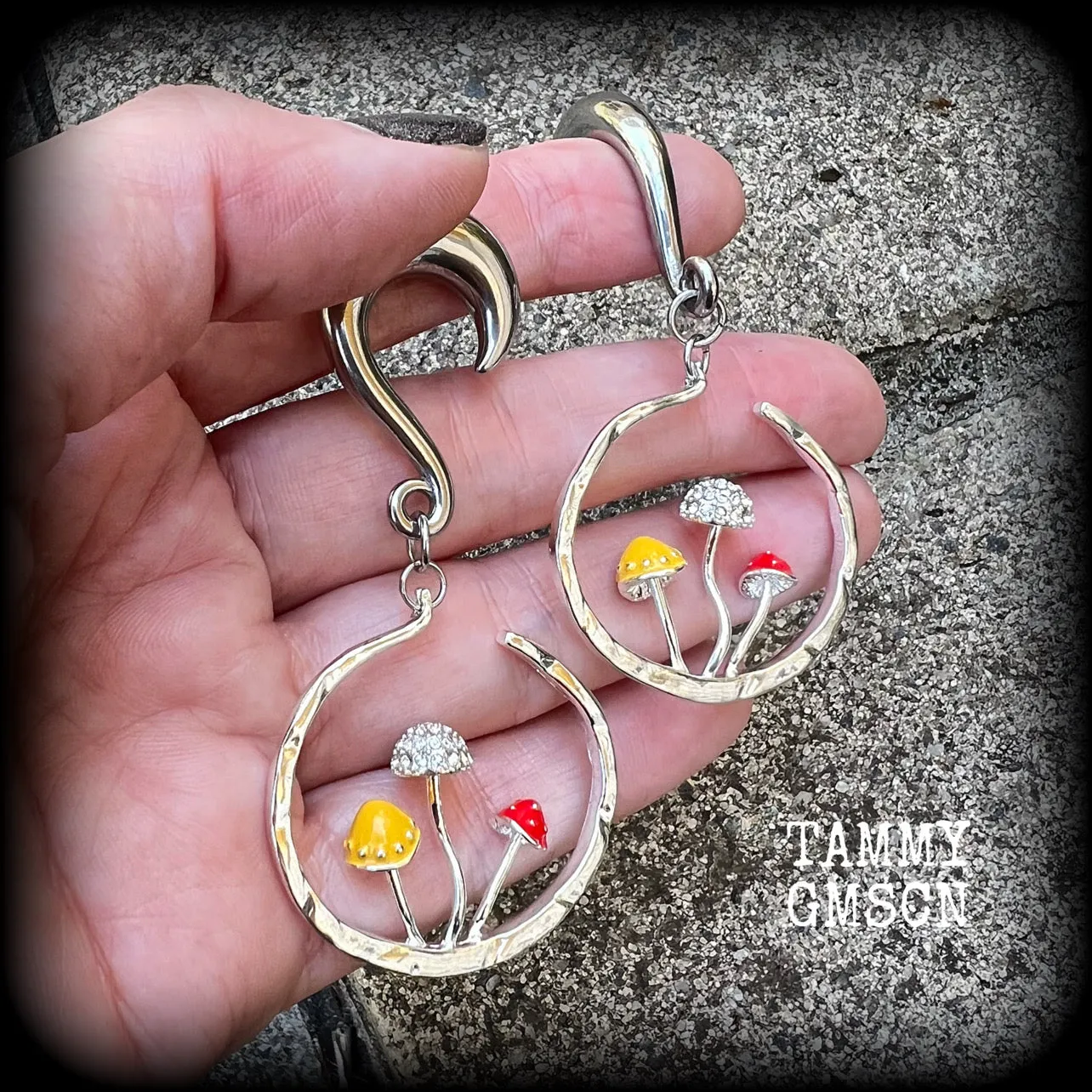 Mushroom ear gauges-Gauged earrings