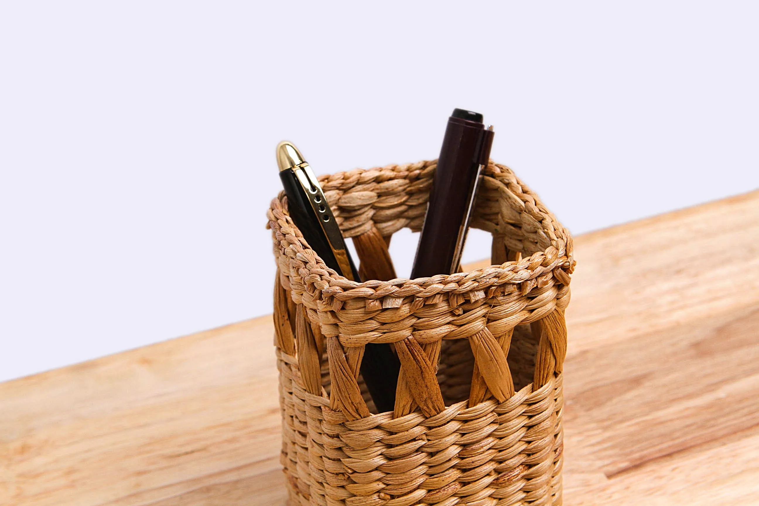 Natural straw wicker mini container (tall)