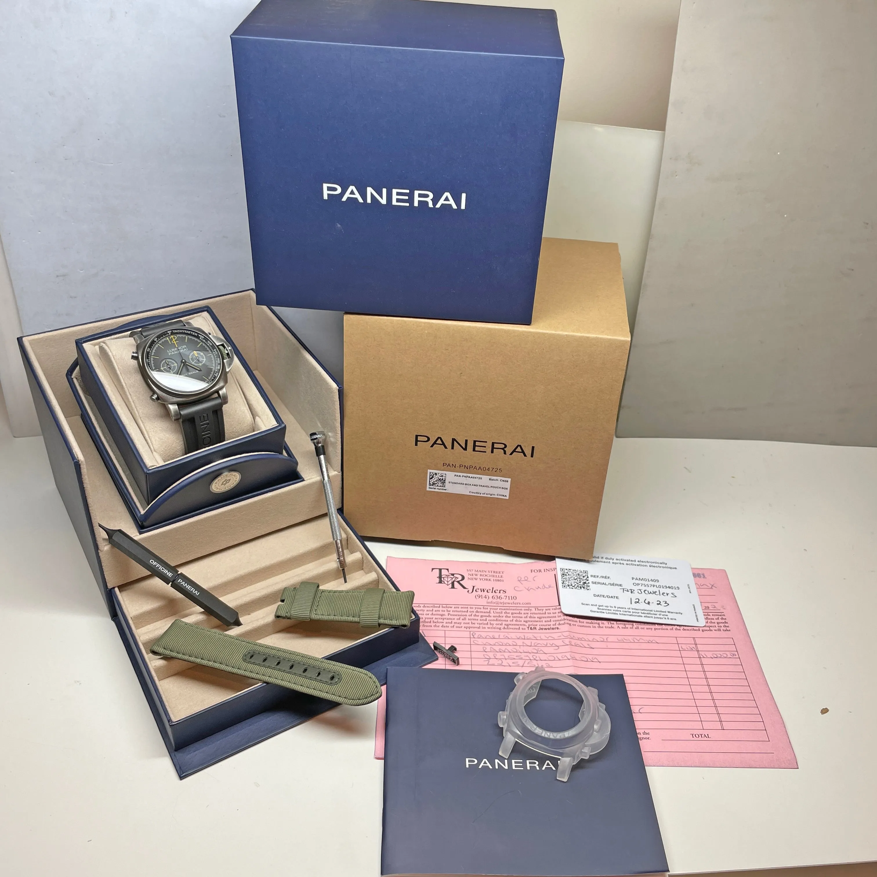 Pre-owned Panerai Luminor Chrono Navy SEALs PAM01409 Green Watch 44mm
