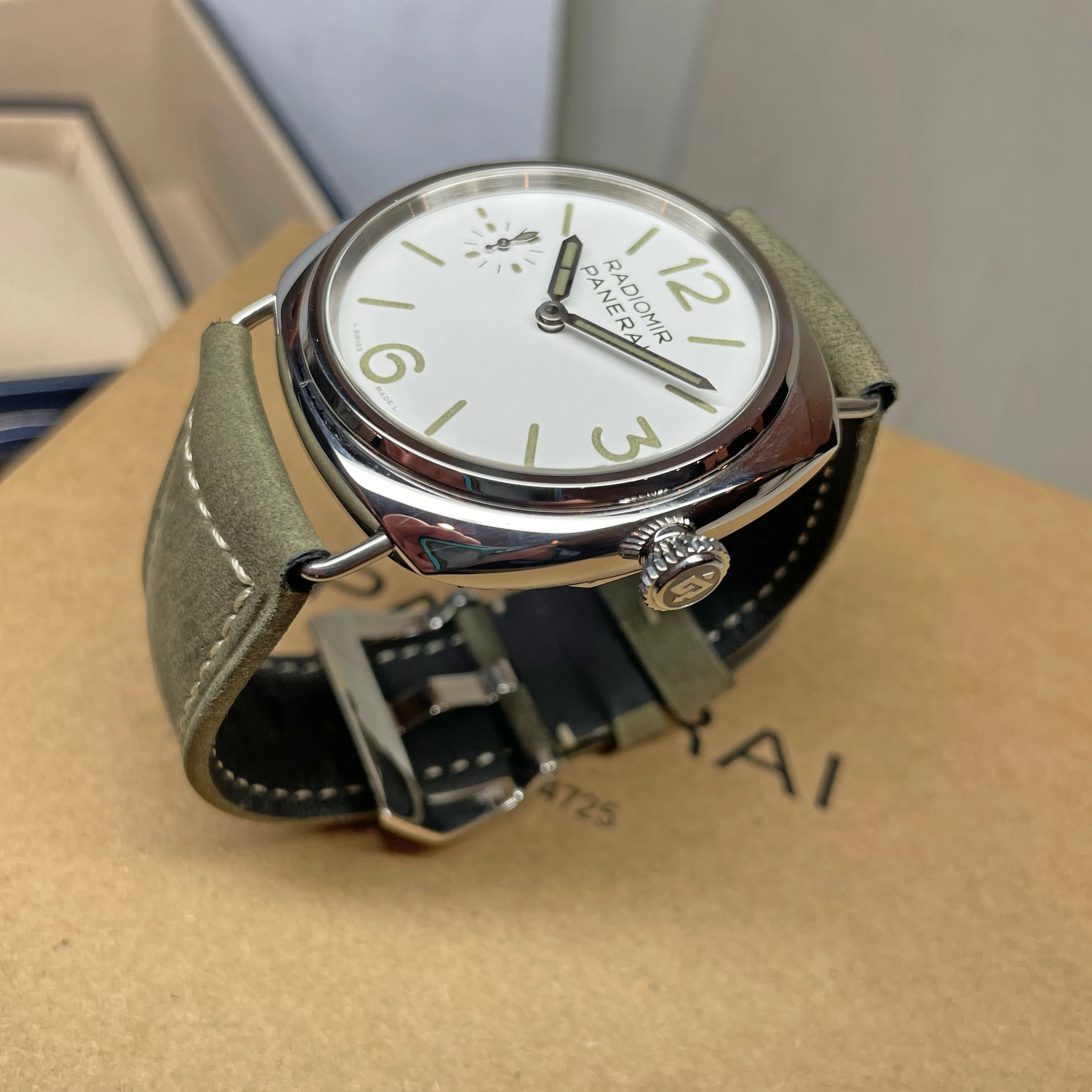 Pre-owned Panerai Radiomir Officine White Green PAM01384 45mm