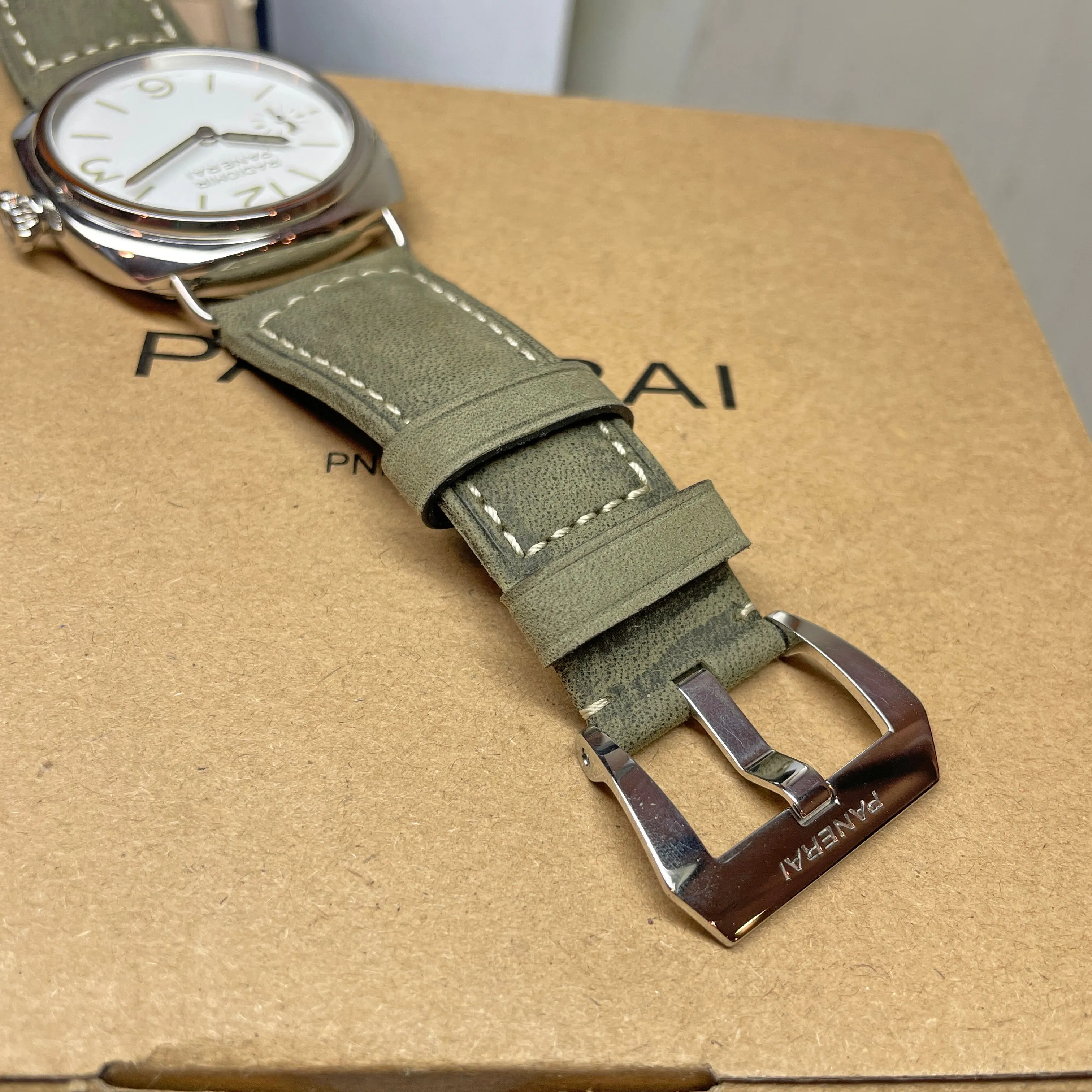 Pre-owned Panerai Radiomir Officine White Green PAM01384 45mm