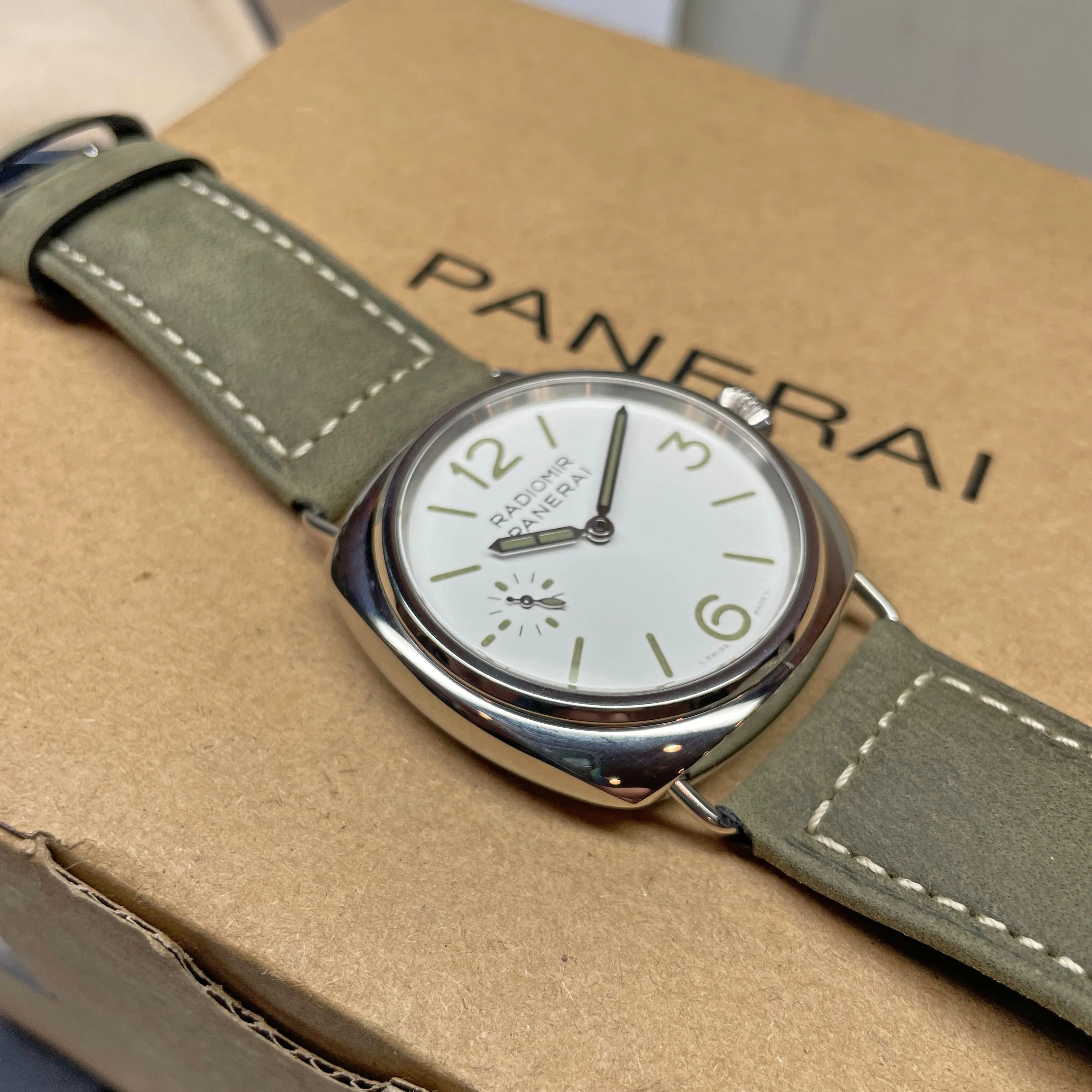 Pre-owned Panerai Radiomir Officine White Green PAM01384 45mm