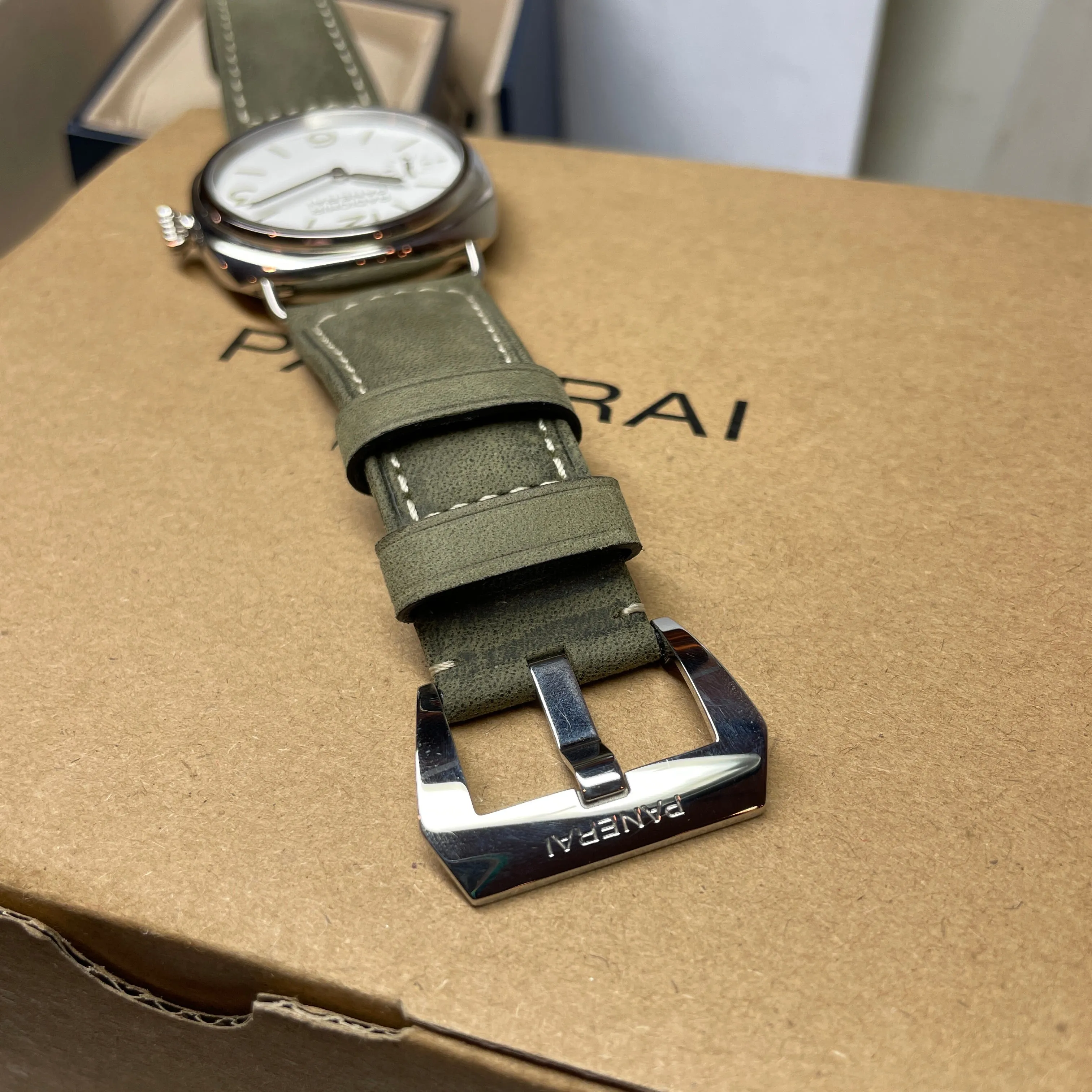 Pre-owned Panerai Radiomir Officine White Green PAM01384 45mm