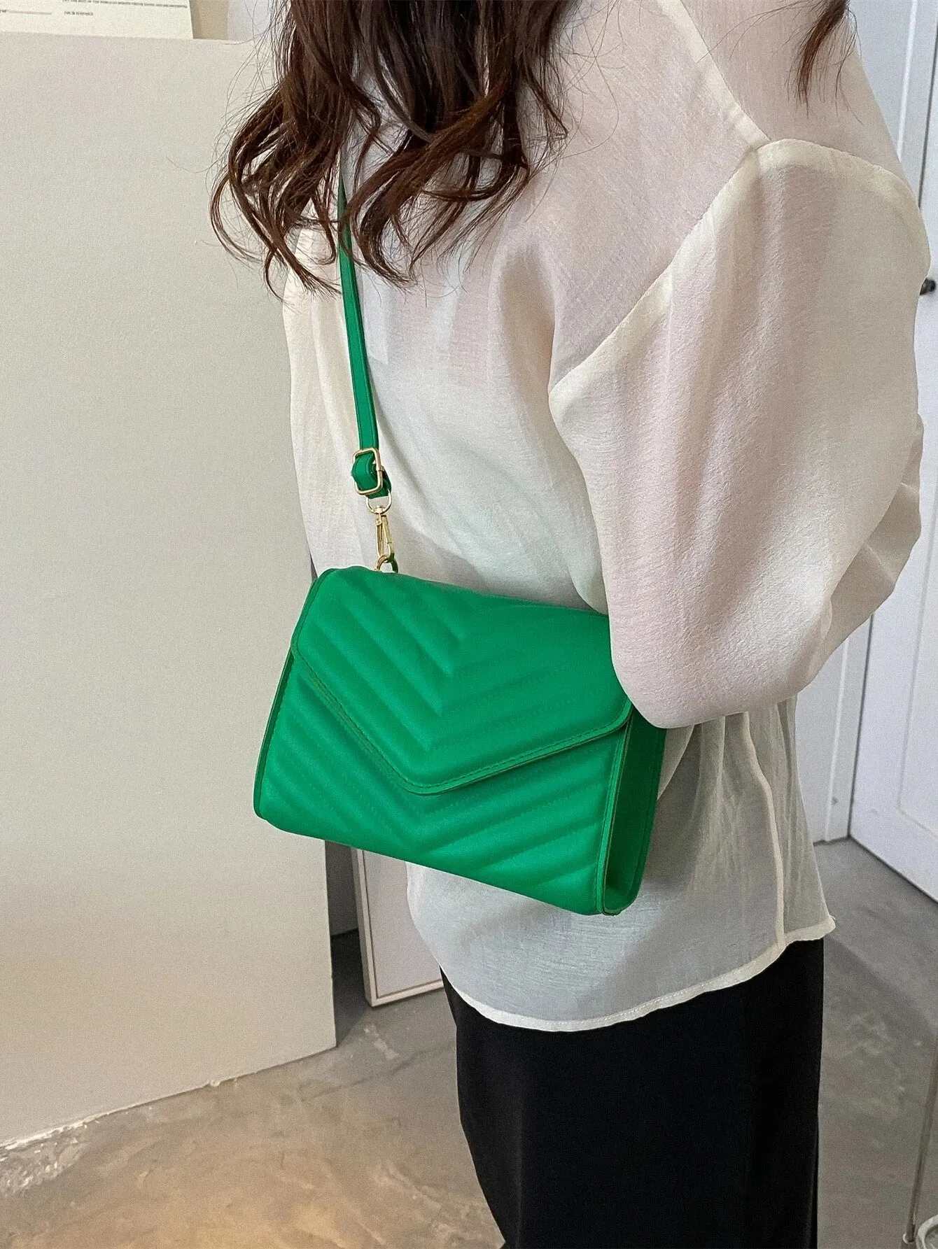 SHEIN Mini Chevron Quilted Flap Square Bag