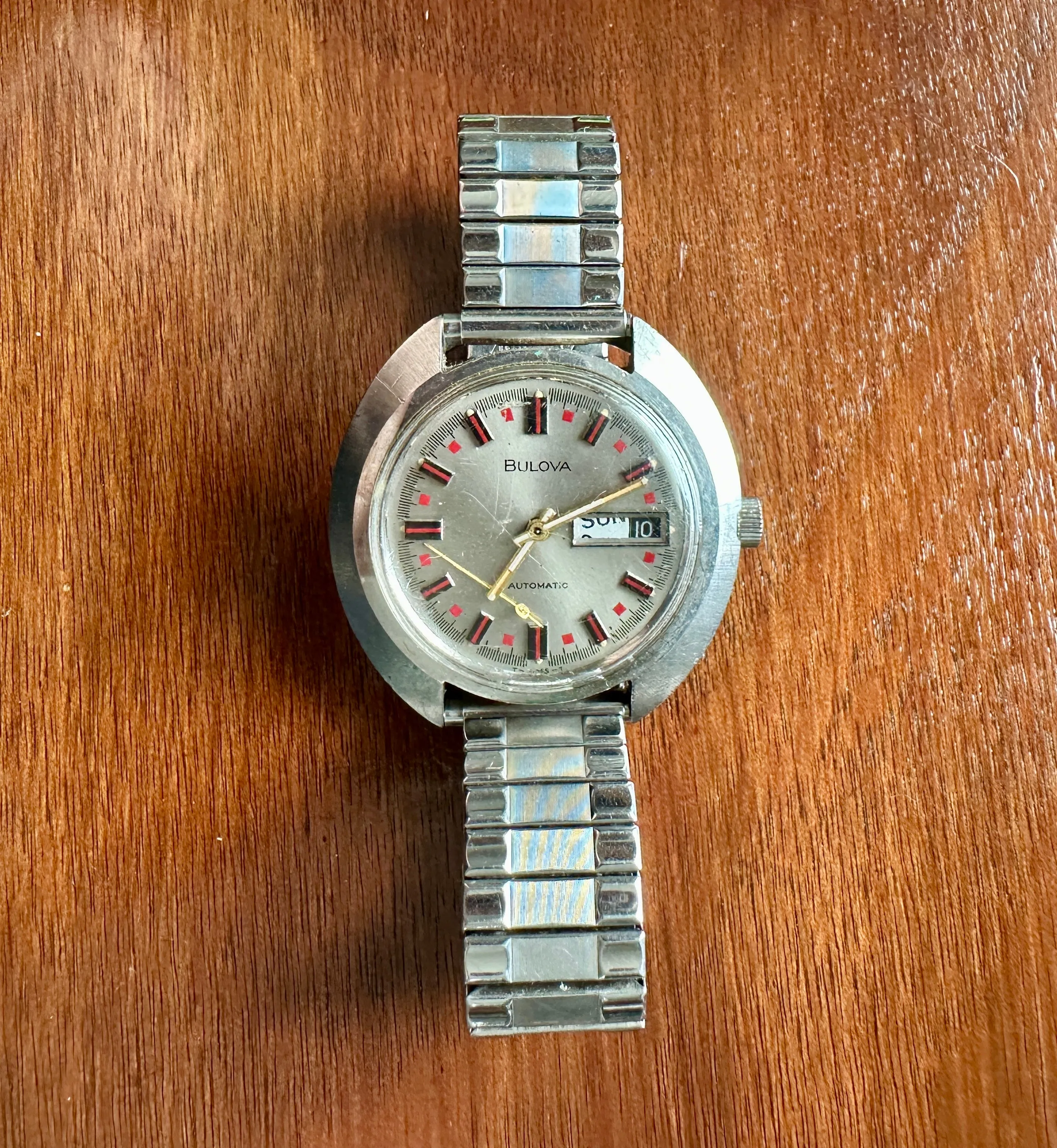 Vintage 1970s Bulova Jet Star Mens Space Age Design Wristwatch Stainless Steel